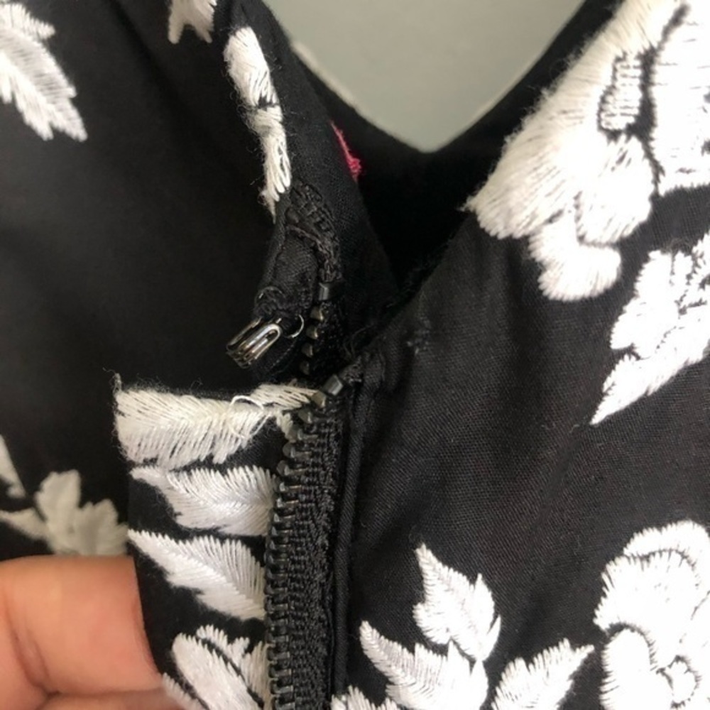 Betsey Johnson Black White Floral Cocktail Dress 4 - Picture 7 of 10
